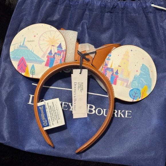 Dooney & Bourke Tan Bow Mickey Mouse Ears Headband - Picture 3 of 8